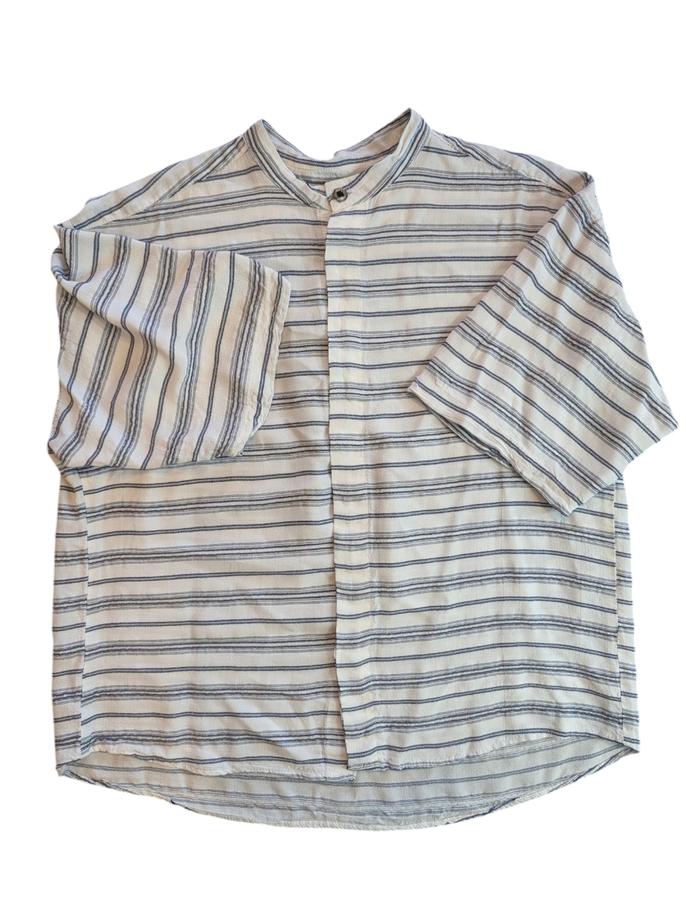 Vintage 90s SMASH Striped Rayon Button-Up Shirt in White & Navy. XL